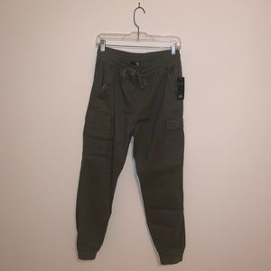 👖High-Waisted Cargo Joggers